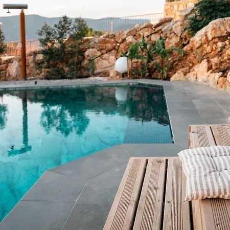 Lägenhetshotell Kikonia Art & *