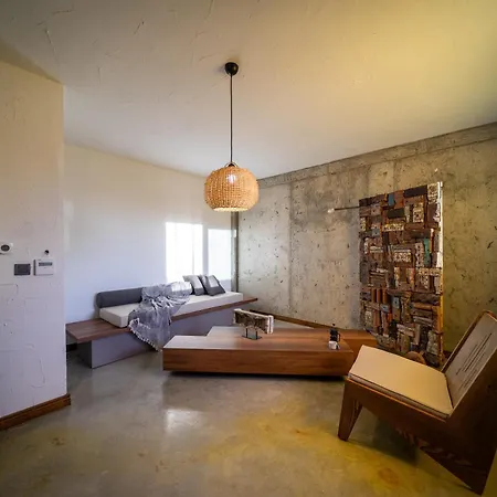 Kikonia Art & Lägenhetshotell *