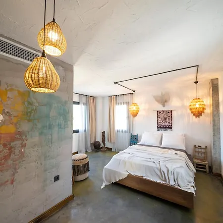 Kikonia Art & Lägenhetshotell