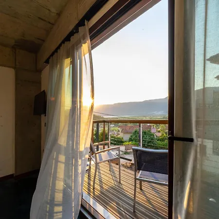 Lägenhetshotell Kikonia Art & *