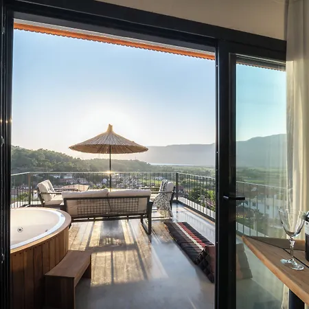 Lägenhetshotell Kikonia Art &