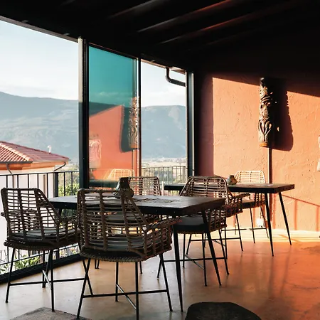 Lägenhetshotell Kikonia Art & *