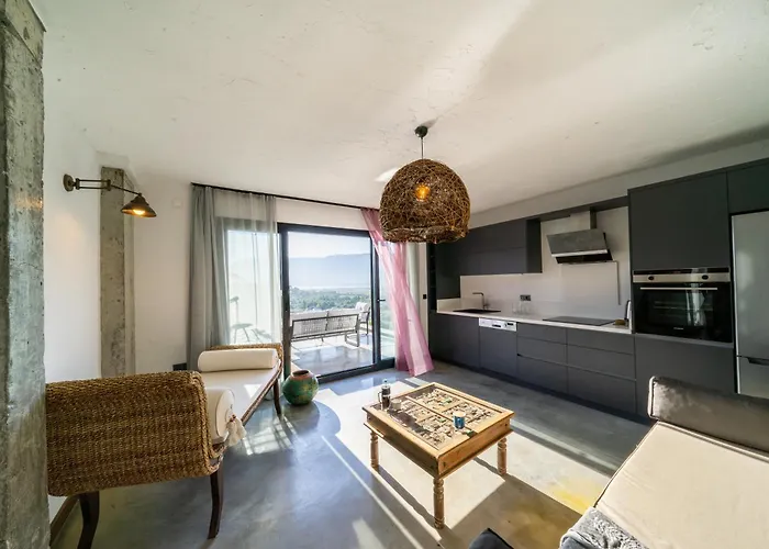 Apartmanhotel Kikonia Art & *