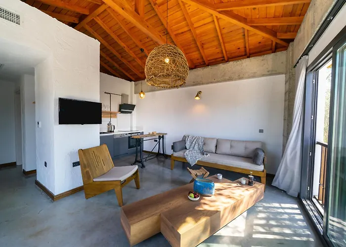Kikonia Art & Apartmanhotel
