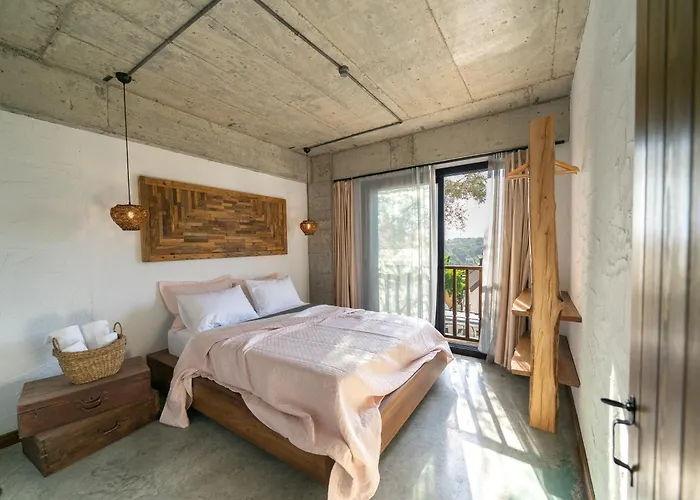 Kikonia Art & Apartmanhotel *