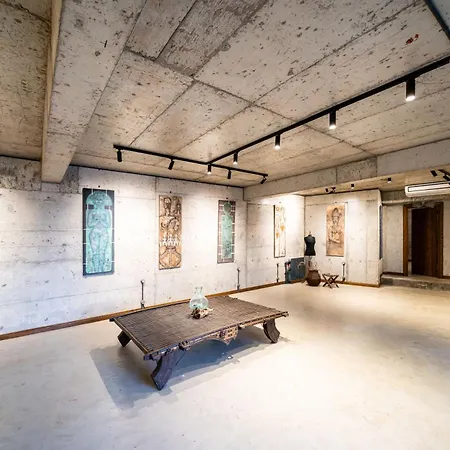 Kikonia Art & אקיאקה