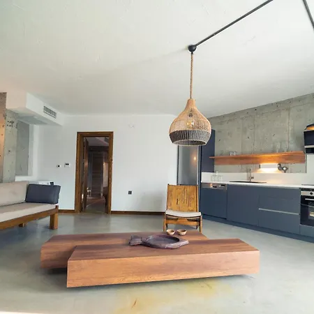 מלון דירות Kikonia Art & אקיאקה