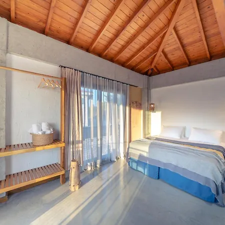 Kikonia Art & * אקיאקה