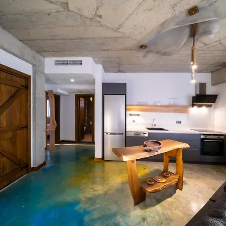 Kikonia Art & אקיאקה